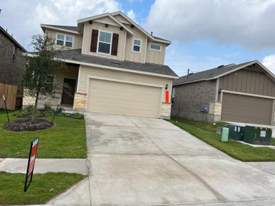 Large Room w/Private Bathroom for Rent - $800 Main Photo