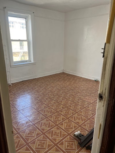 Room for Rent  Main Photo