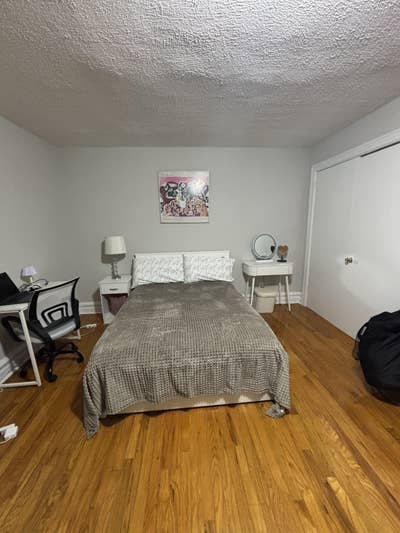 Spacious and Bright Large Studio Main Photo