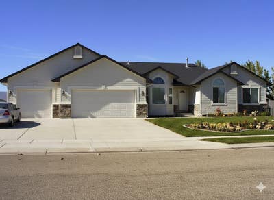 Great neighborhood- Easy Trax and Freeway access Main Photo