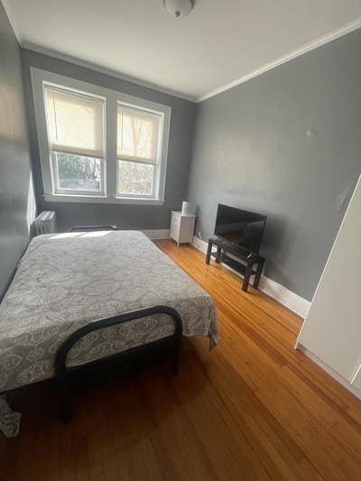 Clean Furnished Room in Safe Area Internet Incl. Main Photo