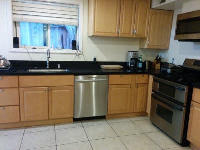 Charming Garden Junior 1BD with pretty fenced yard Main Photo