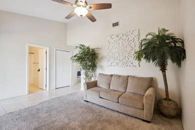  Melbourne Duplex | MoveIn Ready & Welcoming Main Photo