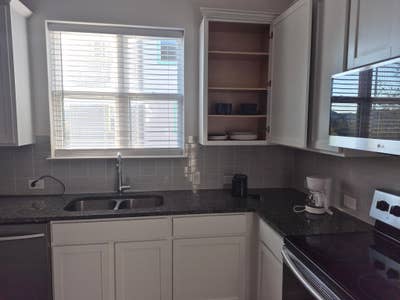 Leander Home Main Photo