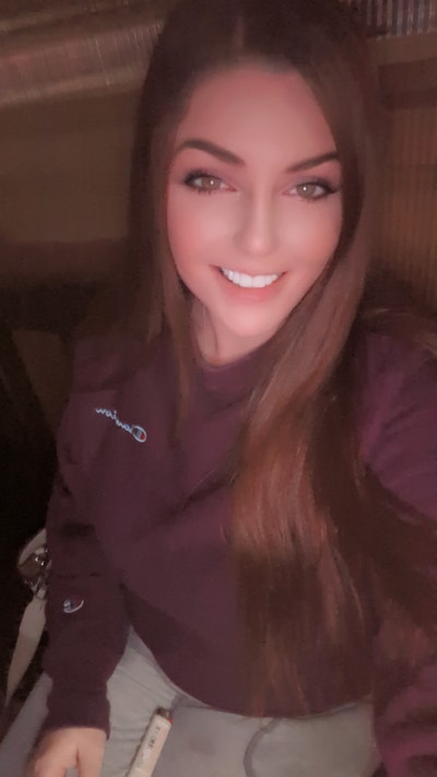 Clean, Responsible Female Seeking Room by Dec 1 Main Photo