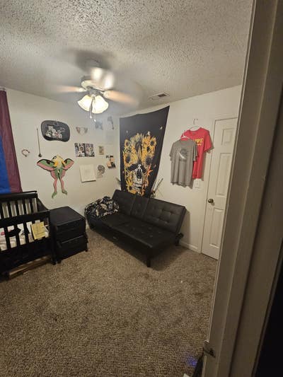 Need a roommate  Main Photo