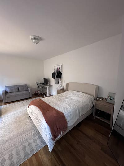  ✨ Large Room and Private Bathroom-Upper East Side Main Photo