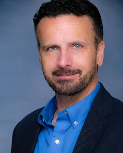Actor seeks quiet room/roommate Main Photo