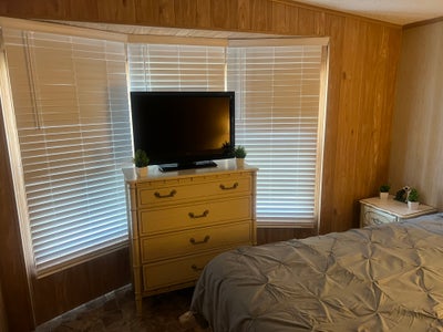 It is a bedroom have your own bathroom bedroom is  Main Photo