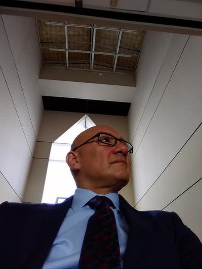 Easy going professional  Main Photo