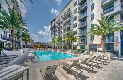 Winter Sublease Luxury Apartment Direct Pool Acess Main Photo
