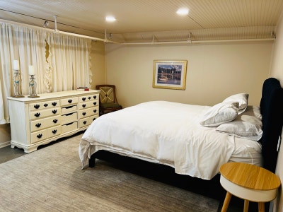 Furnished King Room for Rent_utilities included  Main Photo