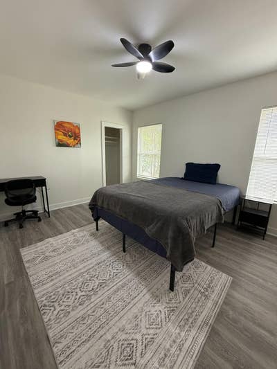  Only 10 Minutes from Downtown San Antonio! 🛏️ Sp Main Photo