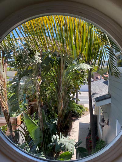 Live in Luxury 550 feet from the beach  Main Photo