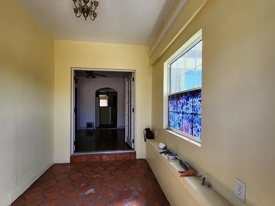 Large 2 bedroom house looking for roomates  Main Photo