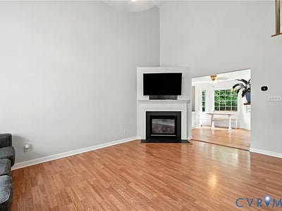 1 Room with shared Bathroom (1BR) Main Photo