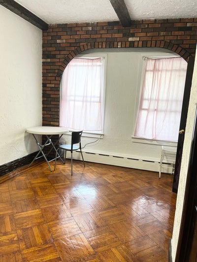 Large room Junction Blvd nearby LaGuardia AirPort  Main Photo