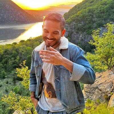 Lookin for 1 Room in 2-4 BR in NYC (<1000 $) Main Photo