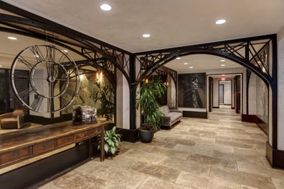 Seeking Female Roommate – Runyon Canyon Apt Main Photo