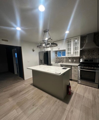 Cozy 1 Bedroom in House Main Photo