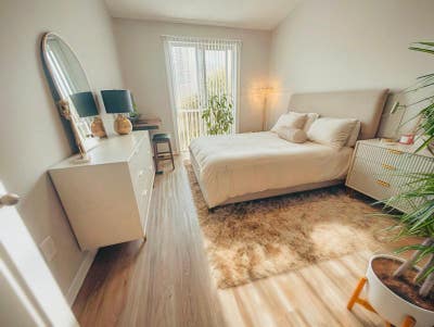 Primary Bedroom for Rent  Main Photo