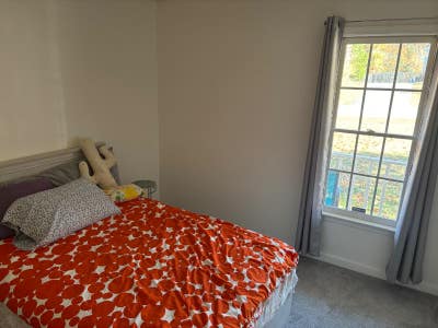 Semi_Furnished Room in Suburb Main Photo