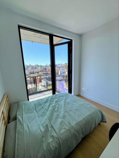 Large private room with private ensuite bathroom Main Photo