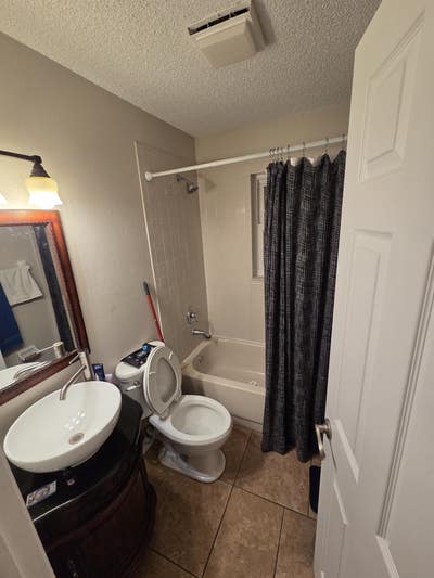 Charming Private Bedroom Rental with Pool & Solar  Main Photo