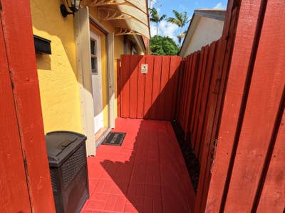 Efficiency for Rent South Kendall Area 152 Street Main Photo