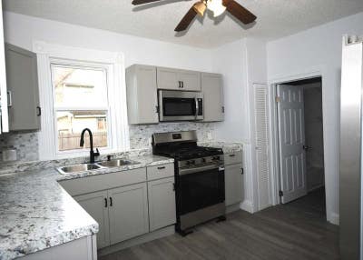 Newly Renovated Rooming Apartment! Main Photo