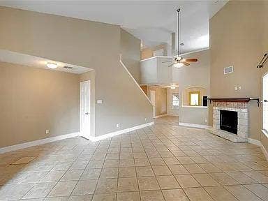 Private Room in Quiet Neighborhood with Amenities Main Photo