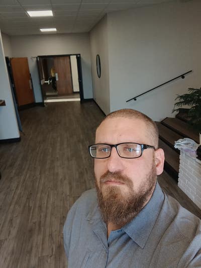 Professional Male seeks a small or large room Main Photo