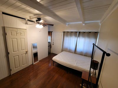 Private room with private entrance  Main Photo