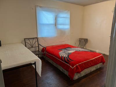 10 miles to White house ,walking shopping center  Main Photo