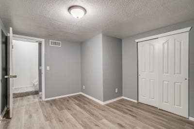 Modern Co_Living Room in Prime Thornton Location_ Main Photo