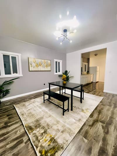 Live in South Los Angeles, a 2 minute walk to tran Main Photo