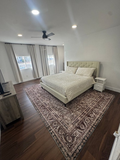 Quiet Master Suite with En_Suite Bath + Laundry Ac Main Photo