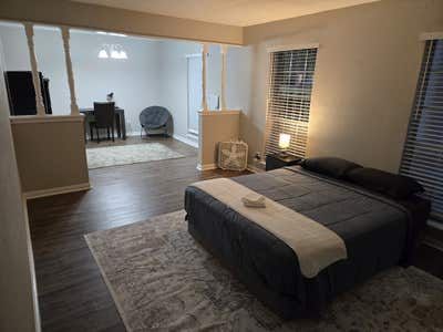 Beautiful Expansive Home - Grand Master Suite Main Photo