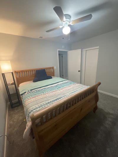 Furnished room available Main Photo