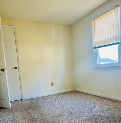Looking for roommate in Danvers Main Photo