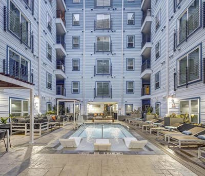 Private Bedroom and Bathroom at The Nine at Rio Main Photo