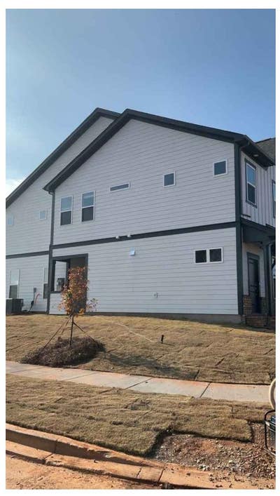 Brand new townhome (spare rooms) for rent Main Photo