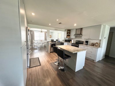 Great layout, Great Seminole Location Main Photo