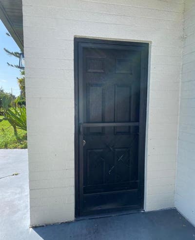 Cozy and Spacious Studio Just 7 minutes from Down Main Photo