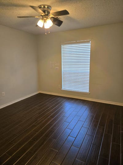 Private Bdroom/House Share  Main Photo