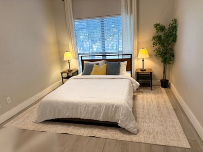 Elegant Home - Bedrooms for rent  Main Photo
