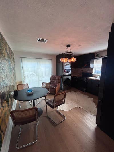 Stylish Updated Home with New Kitchen & InUnit Lau Main Photo