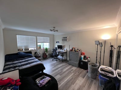 Room Available in North Hollywood Apartment Main Photo
