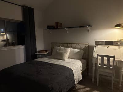 Beautiful Magnolia Bedroom Main Photo