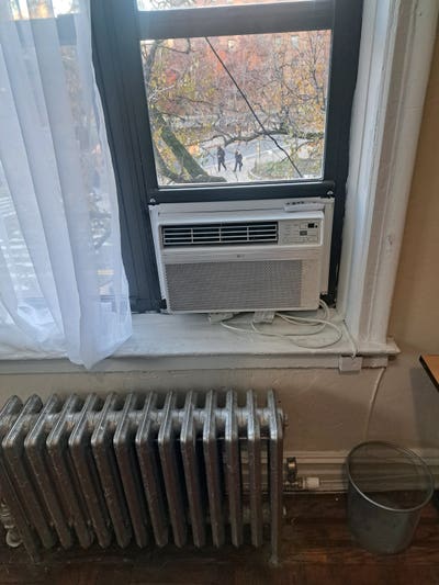 Large  Bright and Spacious Main Photo